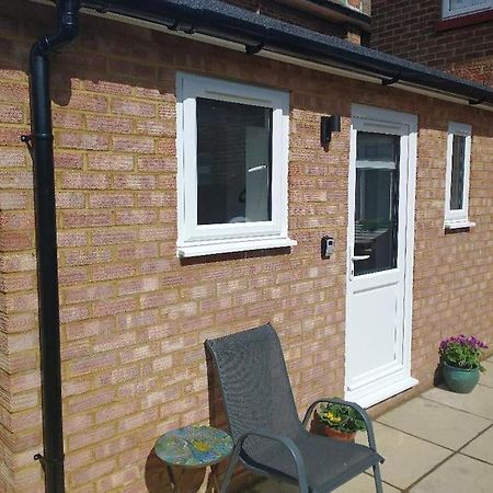 Cosy Garden Studio Room Minimum Two Night Booking Hove Exterior foto