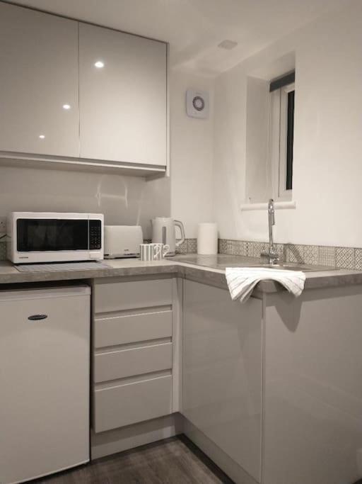 Cosy Garden Studio Room Minimum Two Night Booking Hove Exterior foto