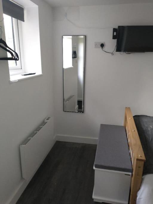 Cosy Garden Studio Room Minimum Two Night Booking Hove Exterior foto